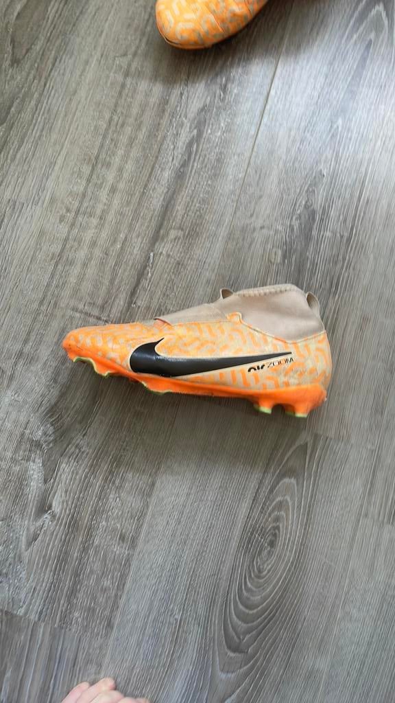 Nike voetbalschoenen, Maat XS of kleiner, Ophalen of Verzenden, Gebruikt, Schoenen