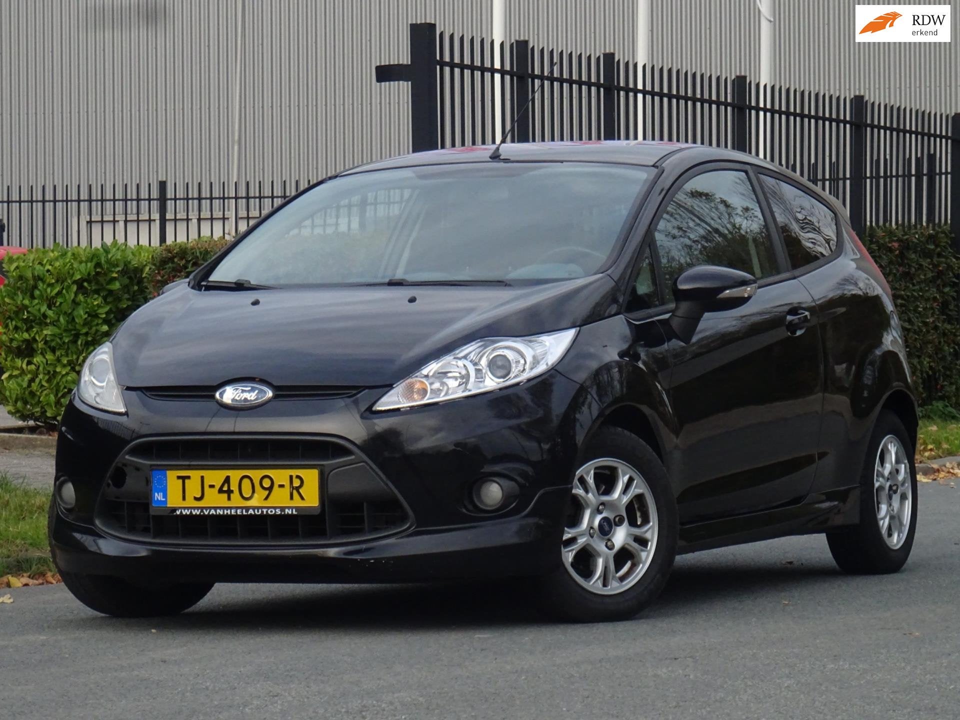 Ford Fiesta 1.4 ZWART BJ2010 NAP/CLIMA/ELEKRAMAPK, Voorwielaandrijving, Gebruikt, 31 €/maand, 4 cilinders