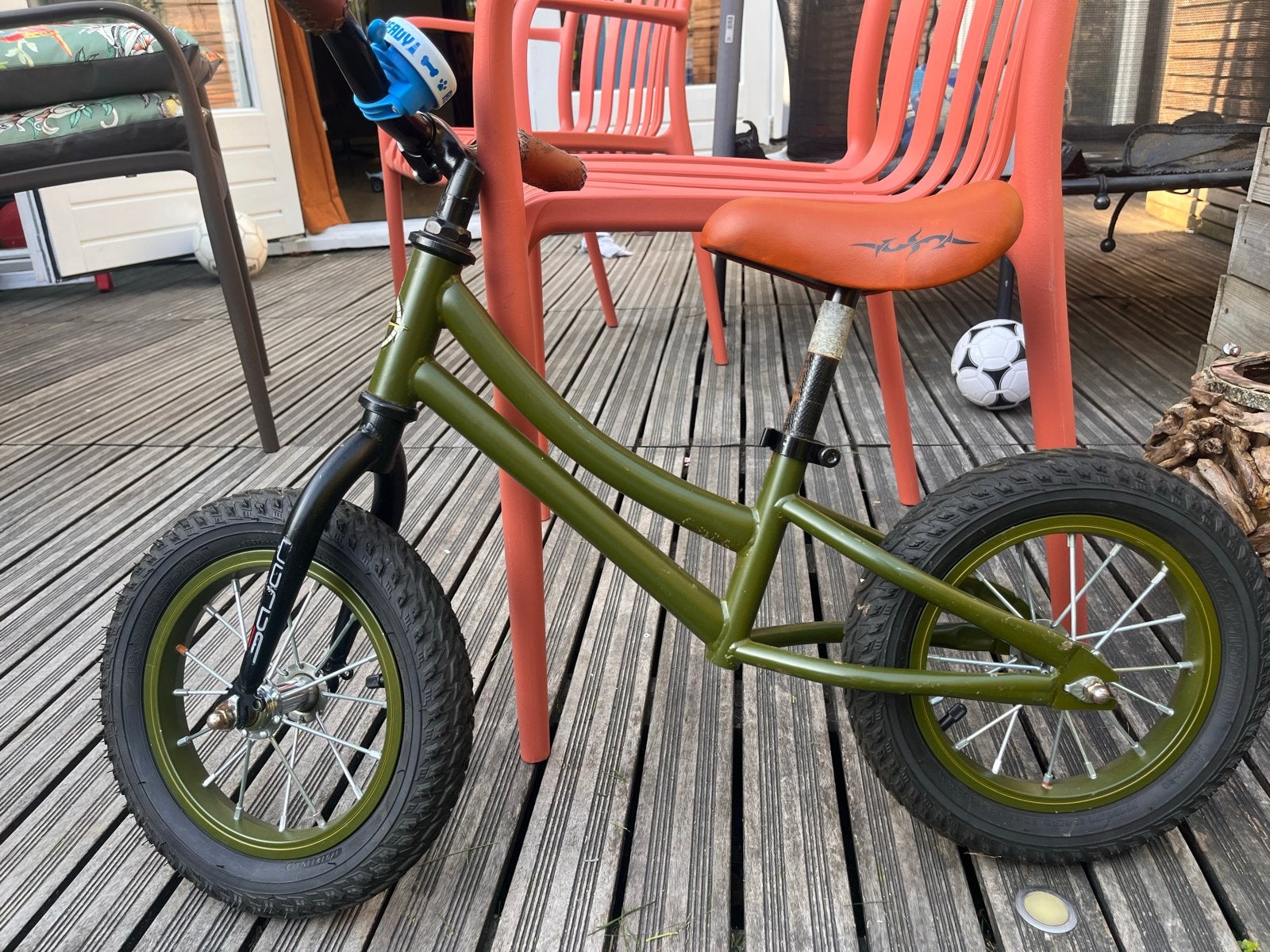 Groene loopfiets met bruin zadel, Fietsen en Brommers, Ophalen, Gebruikt, Minder dan 16 inch