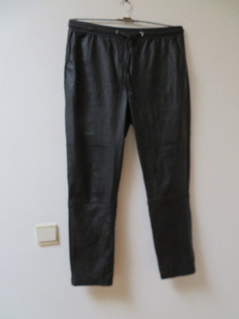 P11 NORAH broek imitatie leer zwart maat 40, Maat 38/40 (M), Zwart, Ophalen of Verzenden, Zo goed als nieuw