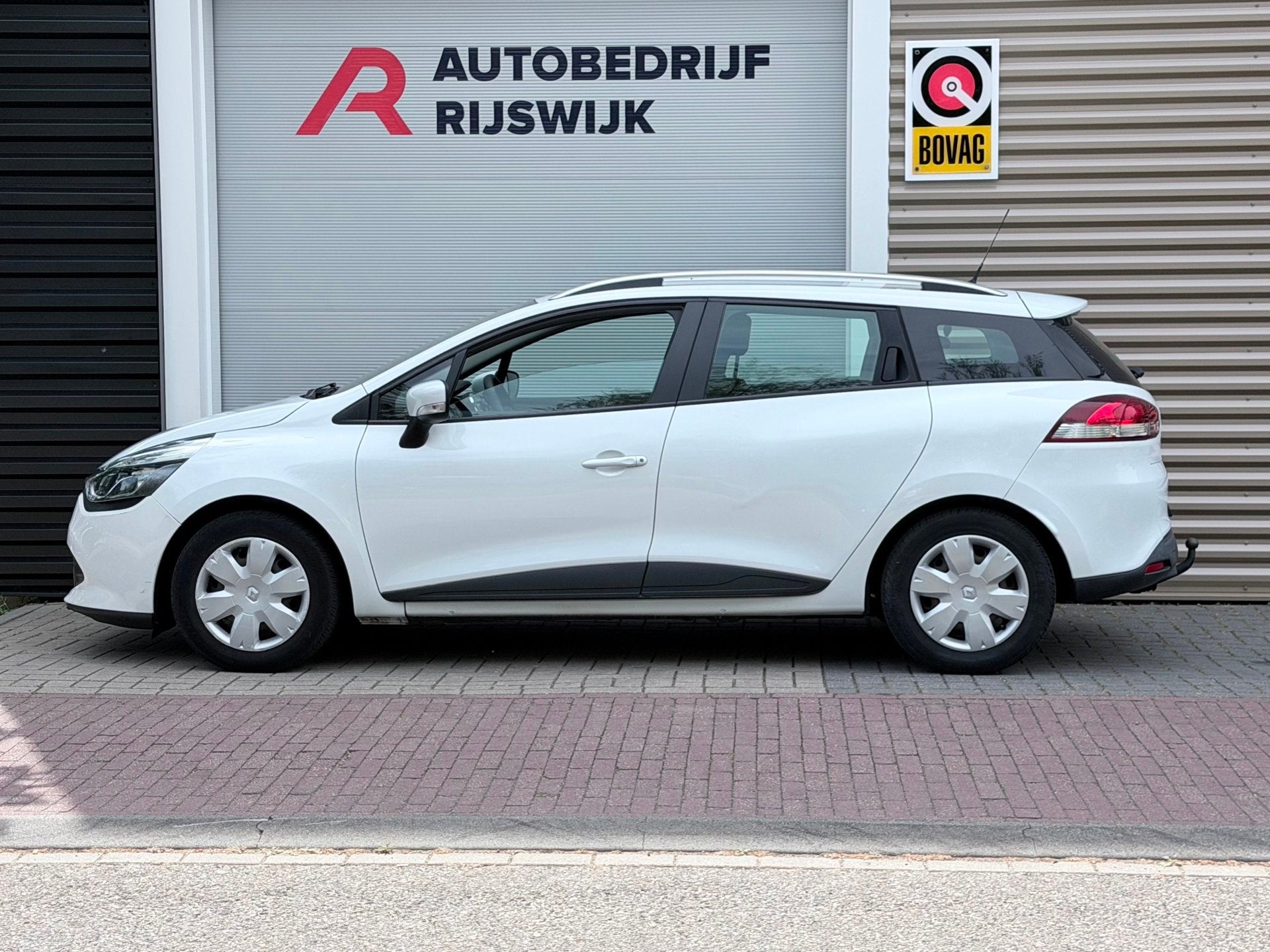 Renault Clio Estate 0.9 TCe Expression Navi/Airco, Auto's, Renault, Voorwielaandrijving, Wit, Origineel Nederlands, Handgeschakeld