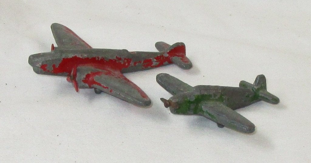 2 stuks vliegtuigjes  1935 – 1945, Ophalen of Verzenden