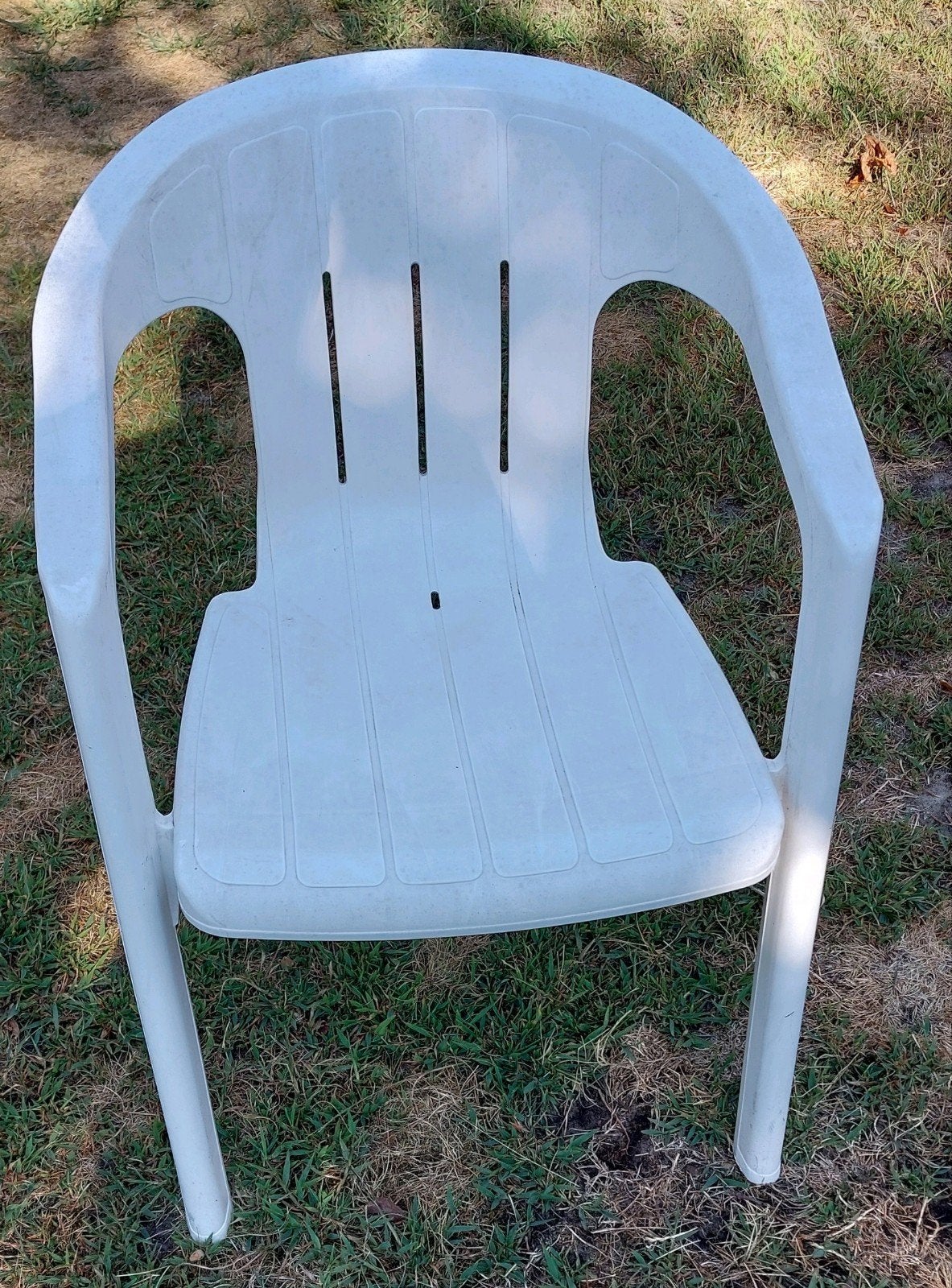 4 witte plastic tuinstoelen (stapelbaar) - GRATIS, Ophalen, Gebruikt, Plastic, Stapelbaar