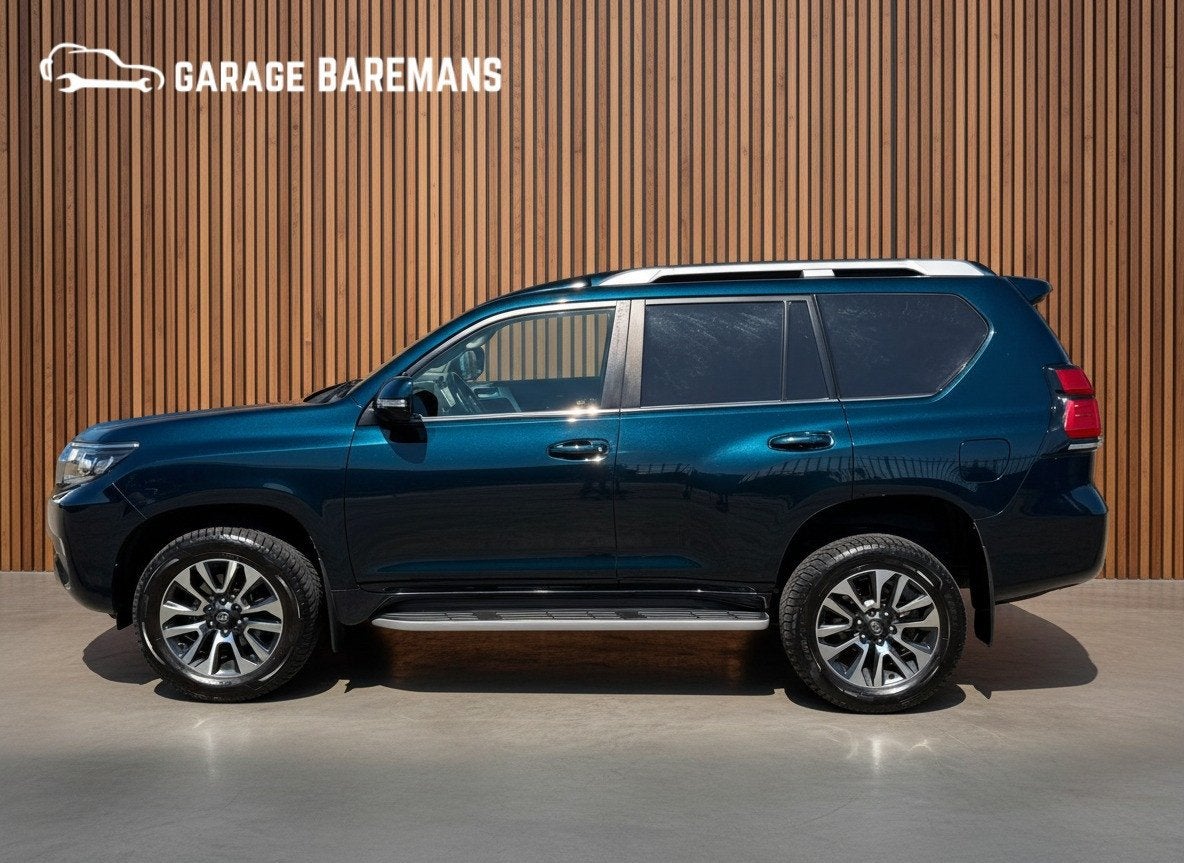 Toyota Land Cruiser 150 2.8 D-4D-F Professional High Roof Bl, Auto's, Automaat, Gebruikt, Euro 6, 4 cilinders