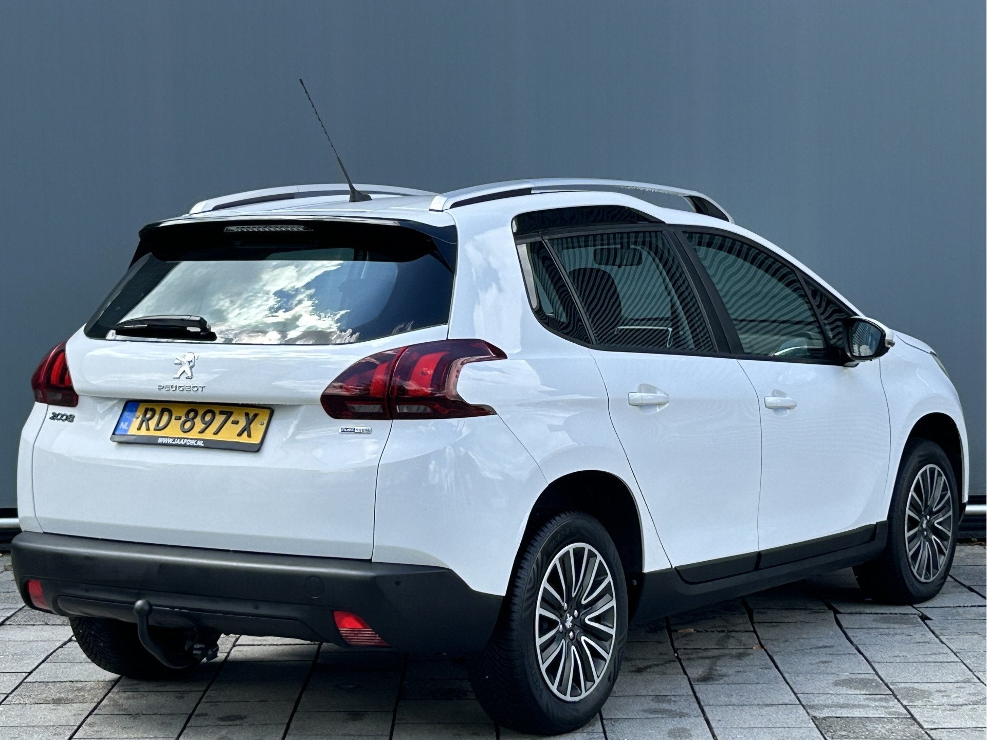 Peugeot 2008 BWJ 2017 | 1.2T 111PK Blue Lion | TREKHAAK | NA, Auto's, Voorwielaandrijving, Stof, Origineel Nederlands, Bedrijf