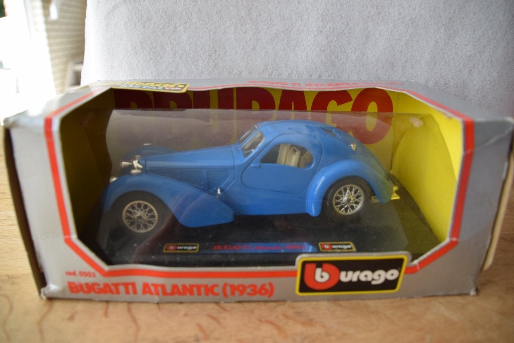 Modelauto 1:24, Ophalen of Verzenden, Zo goed als nieuw, Auto, Bburago