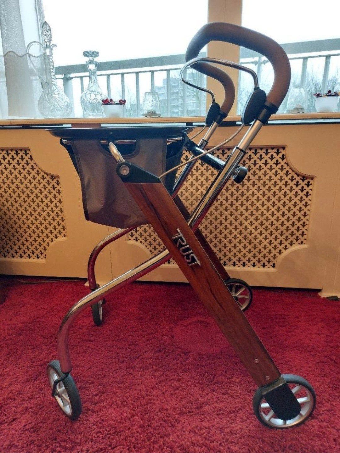 Kleine rollator voor binnenshuis van Trust, Diversen, Ophalen, Zo goed als nieuw