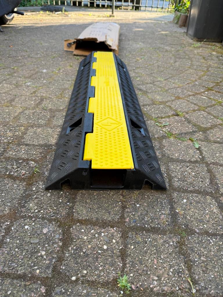 EMhub Kabeldrempel 100cm met Scharnierbaar Deksel - 1 Kanaal, Ophalen of Verzenden, Nieuw, Overige typen