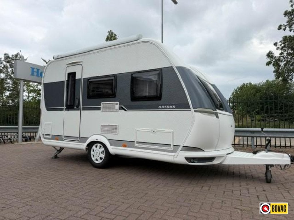 Hobby On Tour 390 SF 2018 2019 Thule cassette luifel, Hobby, Schokbreker, Bedrijf, Treinzit