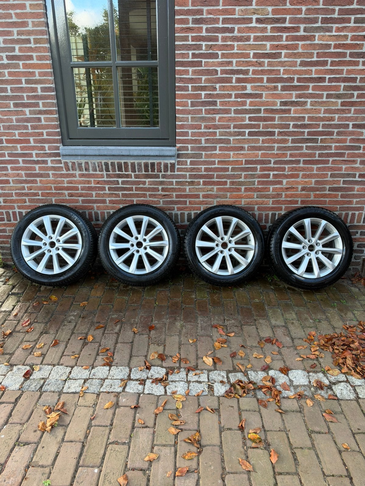 Originele VW Passat B8 Soho 17 inch velgen + winterbanden, Ophalen, Velg(en), 17 inch, Winterbanden