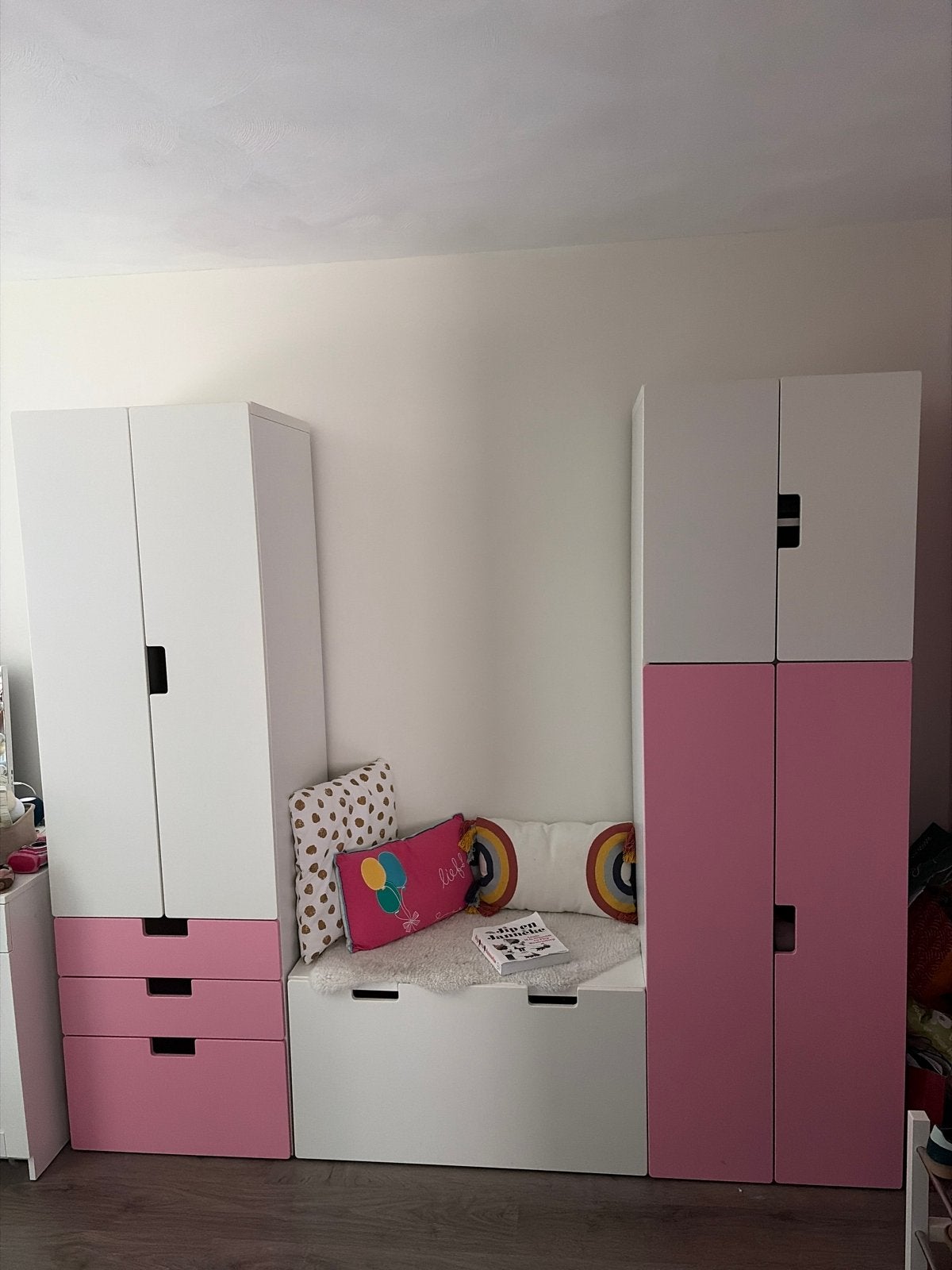 Smastad kast ikea 2 kasten met zitbankje en lade- wit/roze, Kinderen en Baby's, Kinderkamer | Commodes en Kasten, Ophalen, Gebruikt