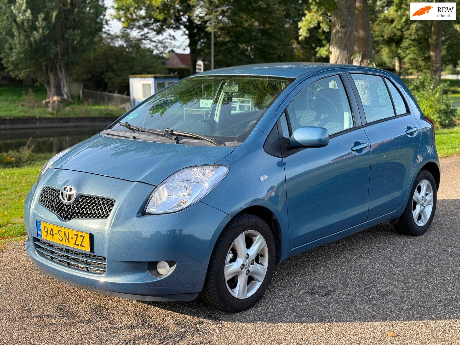 Toyota Yaris 1.3 VVTi Luna|Airco|5-Deurs|Nieuwe apk, Auto's, Voorwielaandrijving, 4 cilinders, 995 kg, Origineel Nederlands
