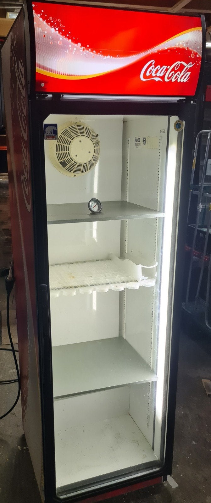 Coca-Cola Koelkast - Perfect voor Drankjes, Witgoed en Apparatuur, Ophalen, 200 liter of meer, 60 cm of meer, 160 cm of meer