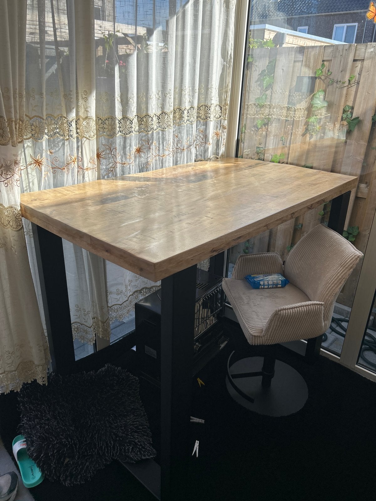 Hoge eettafel/bartafel met houten blad en metalen onderstel, Huis en Inrichting, Ophalen, 100 tot 150 cm, 50 tot 100 cm, Zo goed als nieuw