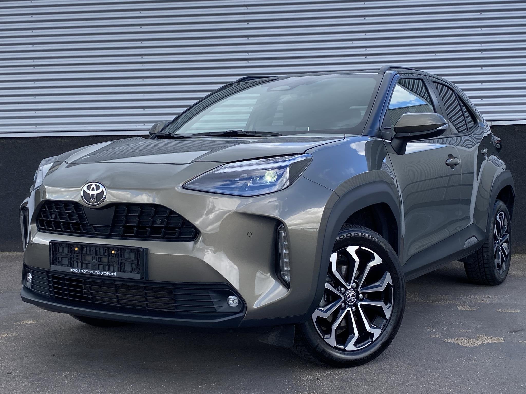 Toyota Yaris Cross 1.5 Hybrid 115 First Edition Stoel- & stu, Stof, Gebruikt, Euro 6, 1165 kg