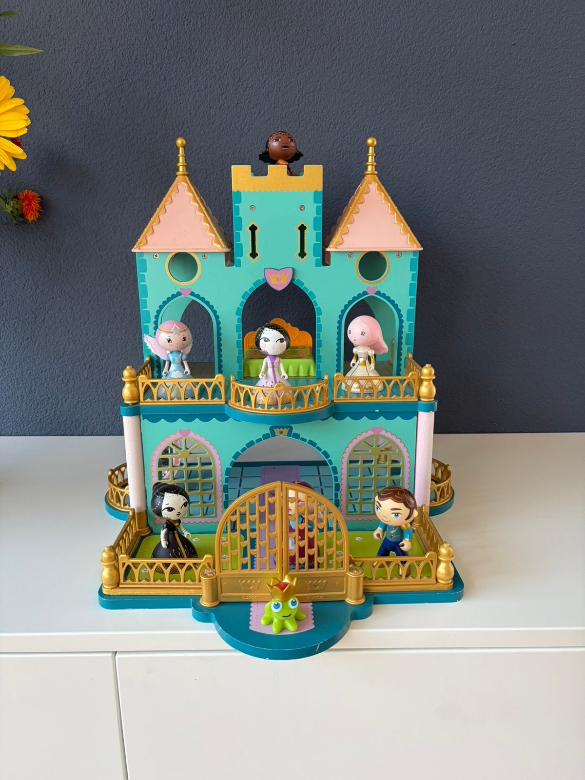 Djeco houten prinsessenkasteel, Ophalen, Zo goed als nieuw, Poppenhuis