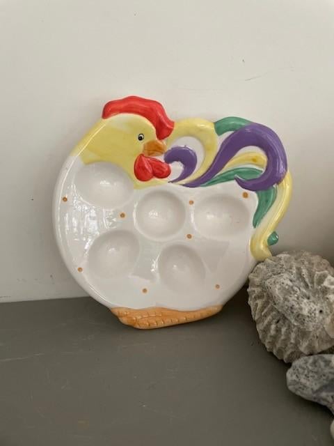 Gekleurde eierschaal van aardewerk. Kip / haan. 6 eieren., Diversen, Pasen, Zo goed als nieuw, Ophalen