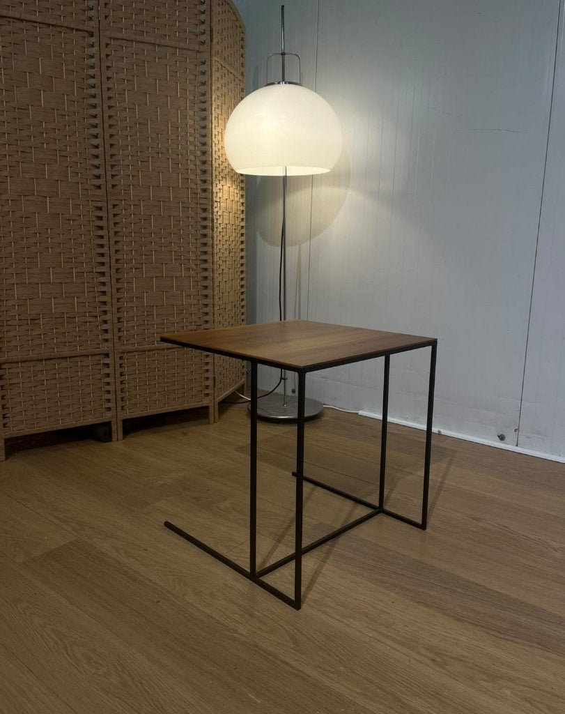 NIEUWSTAAT Minotti Side Table Walnut NP €2.300 + GARANTIE, 45 tot 60 cm, Minder dan 55 cm, Minotti, Vierkant