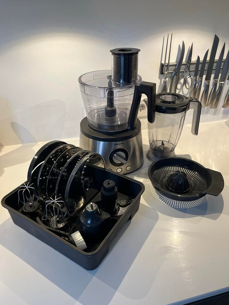 Philips keukenmachine HR7778/00 met veel accessoires, 3 snelheden of meer, Ophalen of Verzenden, Zo goed als nieuw, 2 tot 3 liter