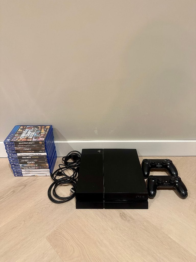 PlayStation 4 met 2 controllers en 13 games, Ophalen, Met 2 controllers, Zo goed als nieuw, Original
