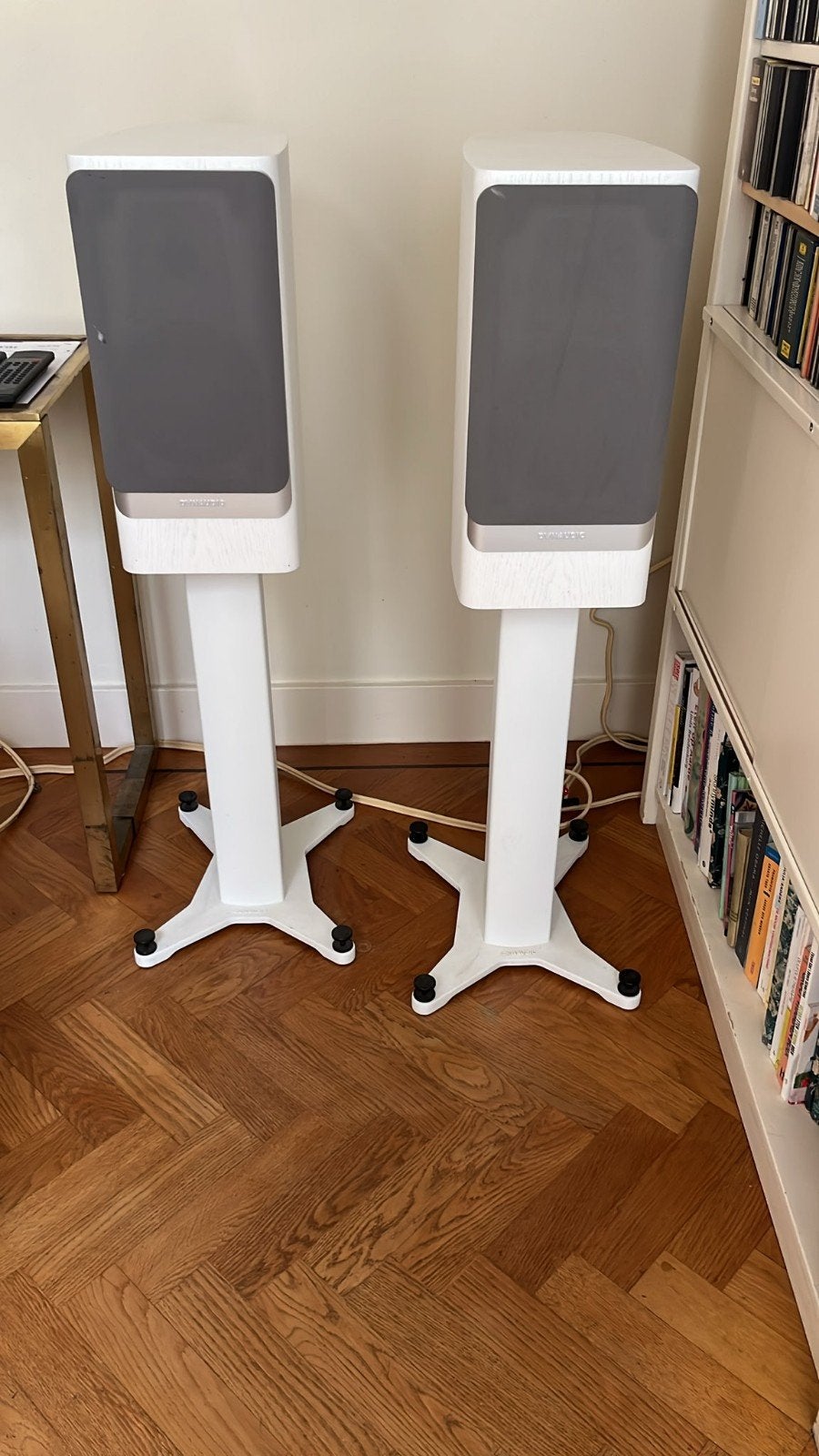 2 Dynaudio Contour 20 Boekenplank Speakers Box Deens Design, Gebruikt, 120 watt of meer, Front, Rear of Stereo speakers, Ophalen