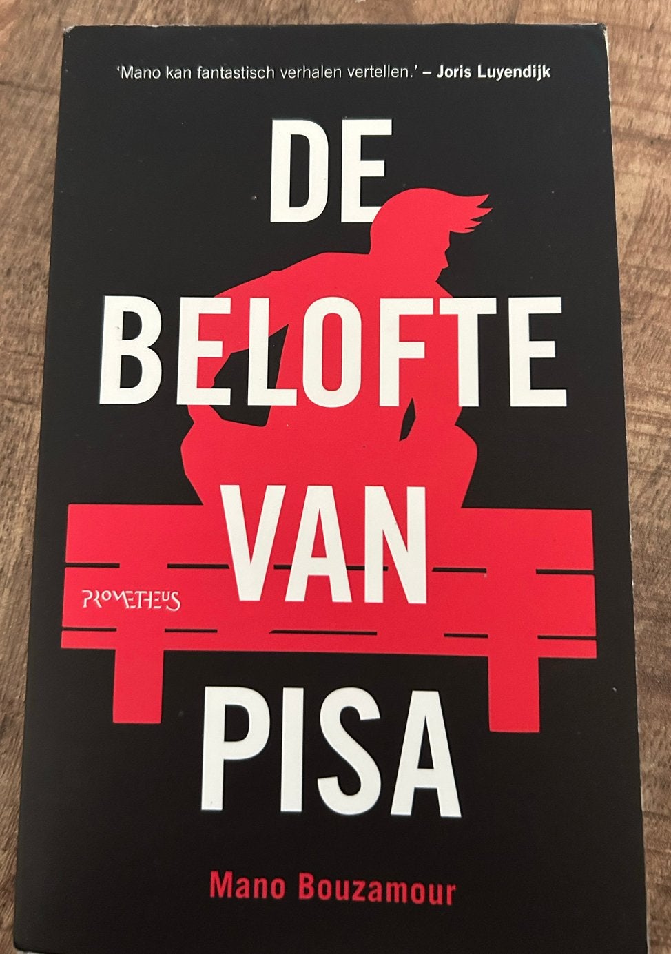 De Belofte van Pisa - Mano Bouzamour, Ophalen of Verzenden, Gelezen, Nederland