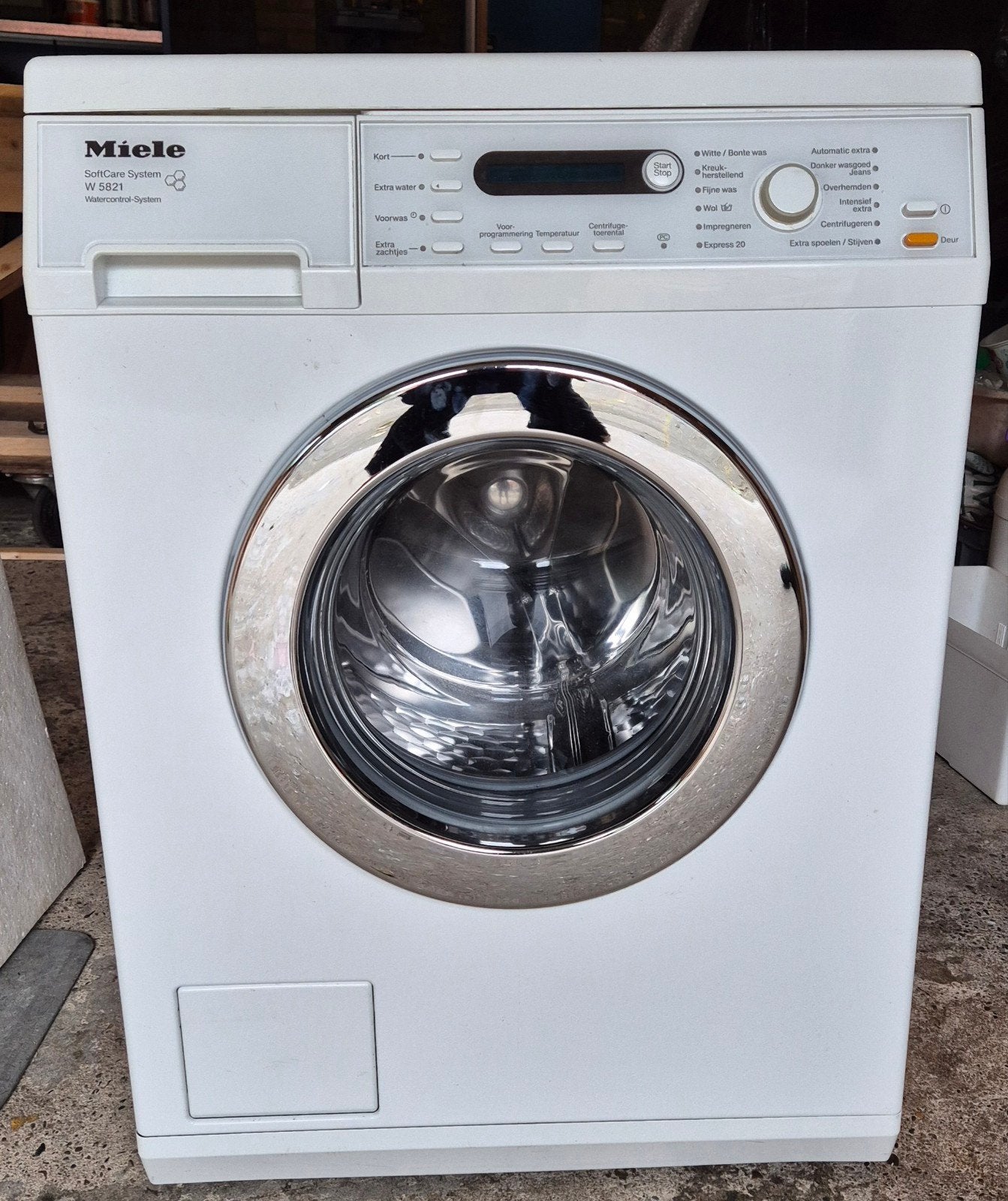 Miele W 5821 SoftCare System Wasmachine (DEFECT), Ophalen, Wolwasprogramma, 85 tot 90 cm, 1200 tot 1600 toeren