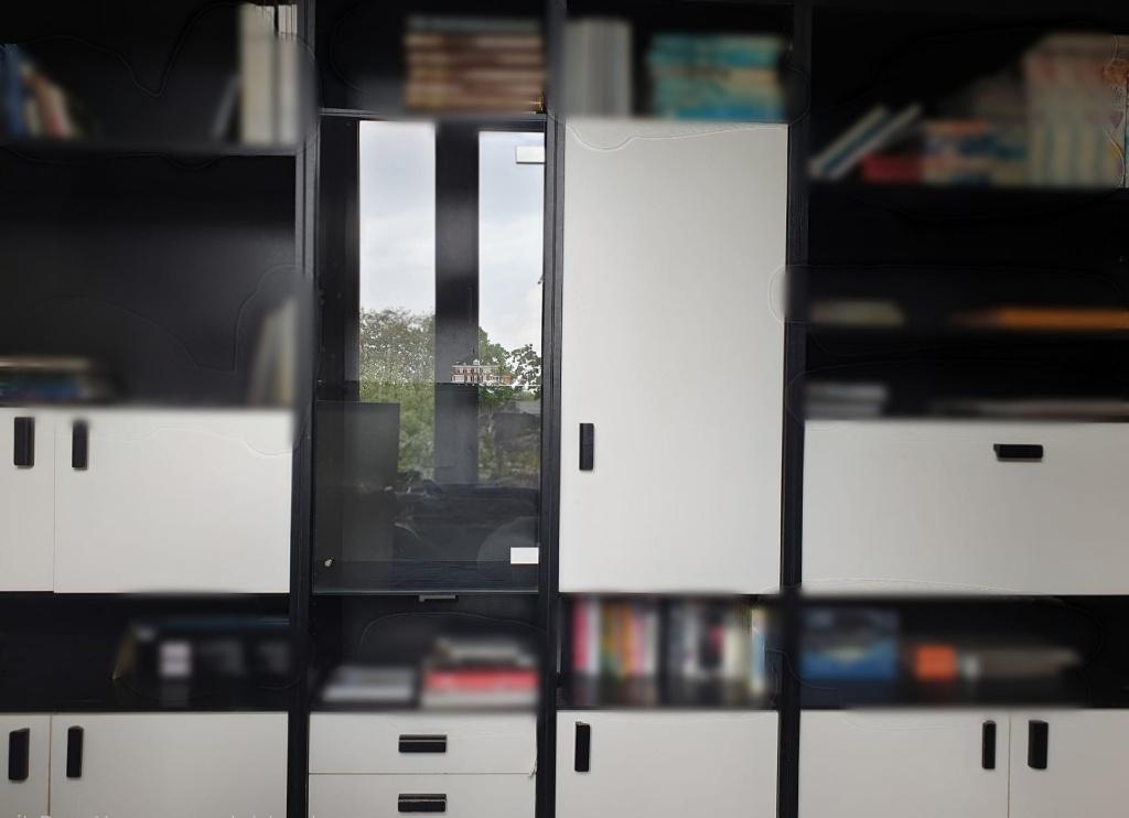 Vintage jaren 70 wandkast _ Zwart - wit = GRATIS op te halen, Huis en Inrichting, Kasten | Boekenkasten, Ophalen, Gebruikt, 200 cm of meer