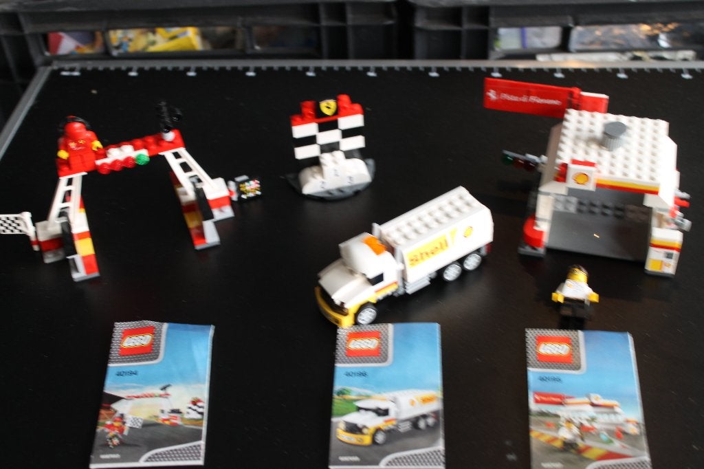 lego diverse sets benzinepomp etc 40195, Overige thema's, Lego, Ophalen of Verzenden, Zo goed als nieuw
