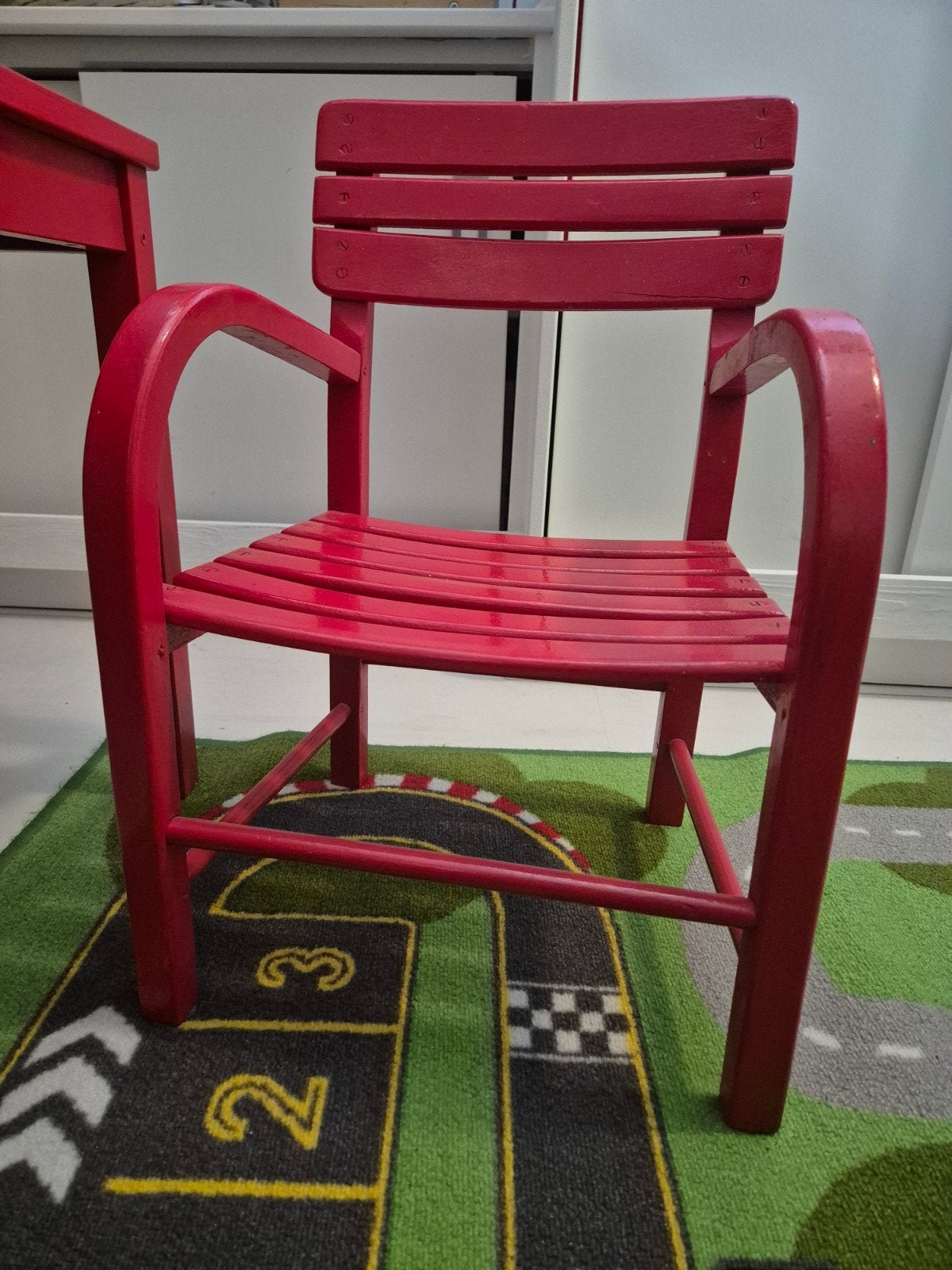Rood setje tafeltje en stoeltje, Ophalen, Gebruikt, Tafel(s) en Stoel(en)