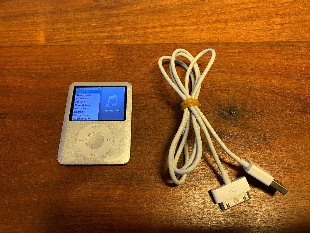 Apple iPod Nano 4gb, Gebruikt, Ophalen of Verzenden, Nano, Zilver