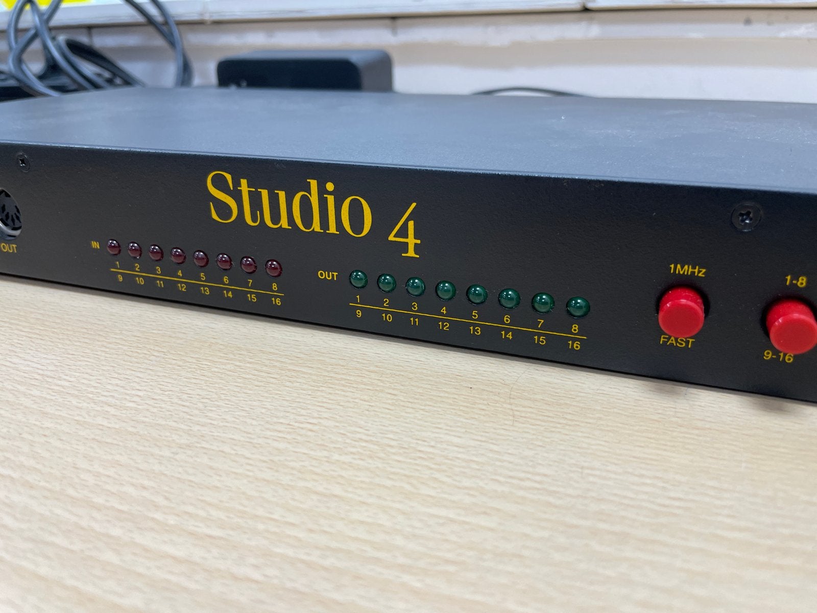 Opcode Studio 4 MIDI Router/SMPTE Synchronizer, Gebruikt, Ophalen of Verzenden, Nvt, Nvt