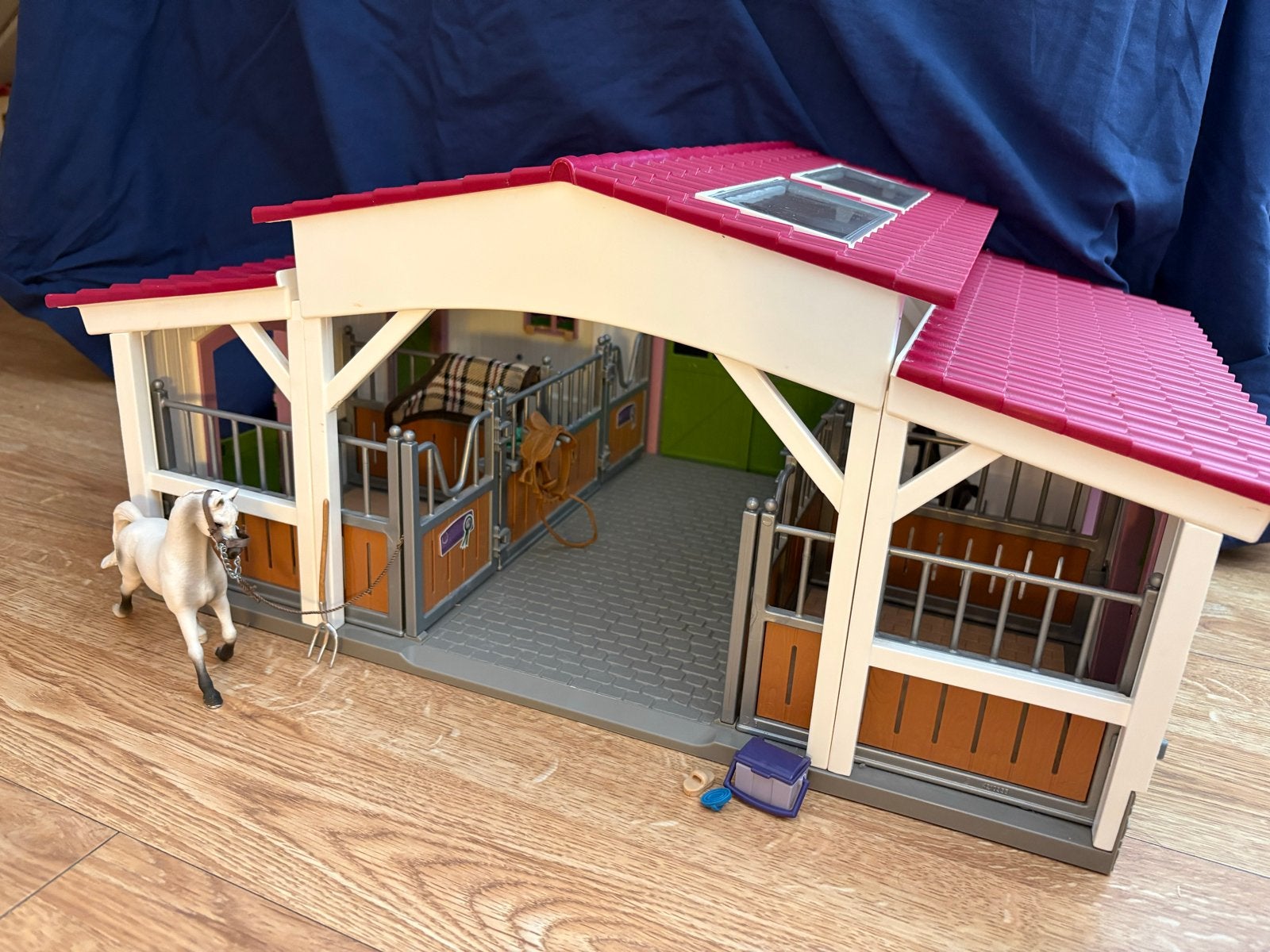 Schleich 42344 Grote Paardenstal - Horse Club, Ophalen, Zo goed als nieuw