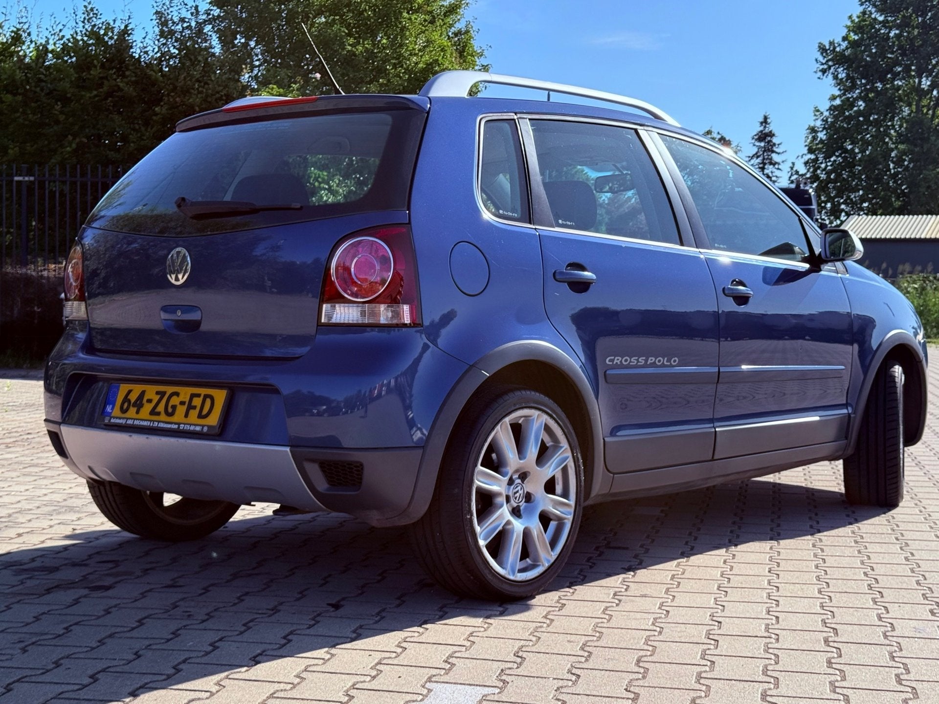 Volkswagen Polo 1.6-16V Cross Automaat, Stof, Zwart, 4 cilinders, Blauw