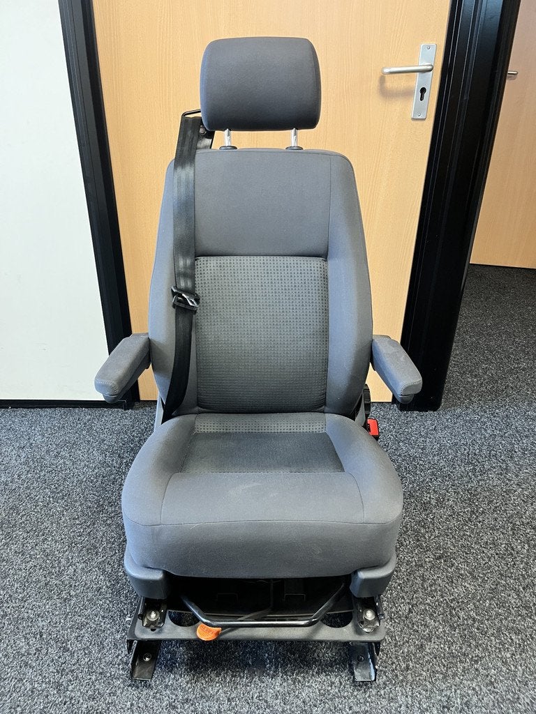 Stoel Volkswagen Transporter Passagiersstoel Comfortstoel Dr, Dani Autobedrijven B.V., Gebruikt, Verkoop@daniautomobielen.nl, Ootmarsumseweg 110
7665SE  ALBERGEN, NL