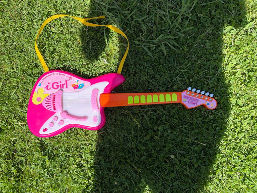 iGirl Roze Speelgoed Gitaar met Geluid en Licht, Ophalen, Gebruikt, Meisje