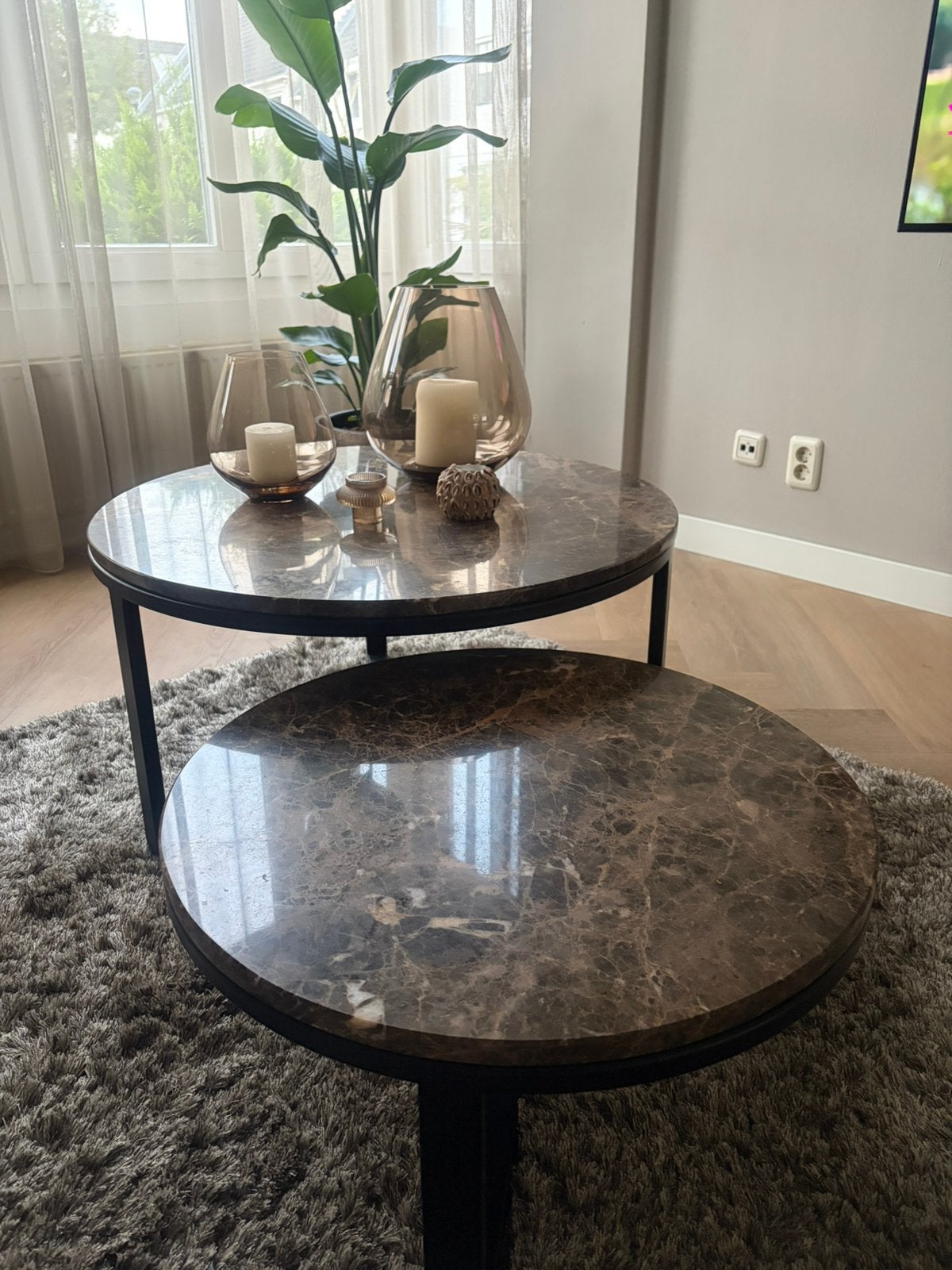Bruin marmere salon tafeltjes, Ophalen of Verzenden, Zo goed als nieuw, Rond, 50 tot 100 cm