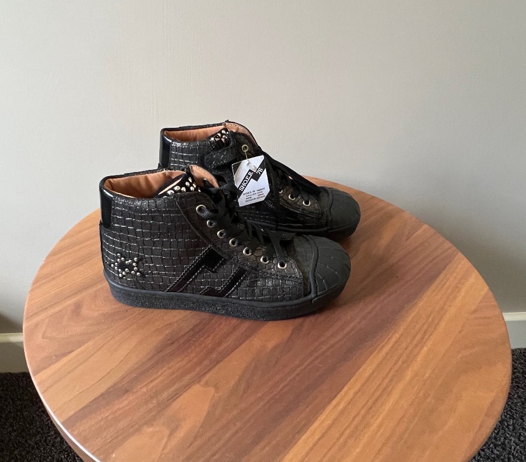 Nieuw zwarte leren halfhoge schoentjes met print; maat 28/29, Meisje, Shoe E.B. 76 (Italië), Schoenen, Nieuw