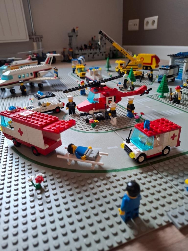 Vintage LEGO City Classic lot jaren 80-90, 19sets+ wegplaten, Kinderen en Baby's, Speelgoed | Duplo en Lego, Ophalen of Verzenden
