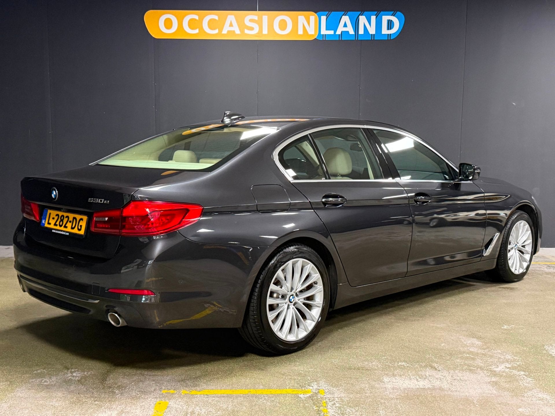 BMW 5-serie 530e iPerformance High Executive Luxury Line|KEY, Auto's, Achterwielaandrijving, Gebruikt, 4 cilinders, Bedrijf