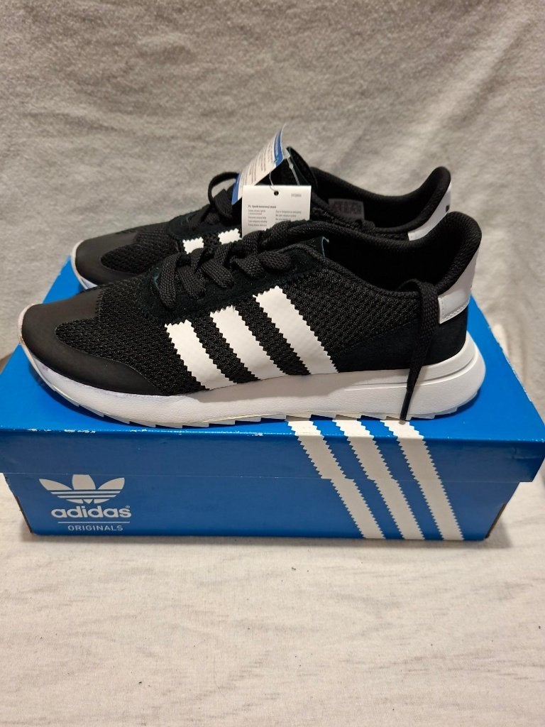 NIEUW Adidas FLB W maat 39 1/3, Adidas, Zwart, Nieuw, Ophalen of Verzenden