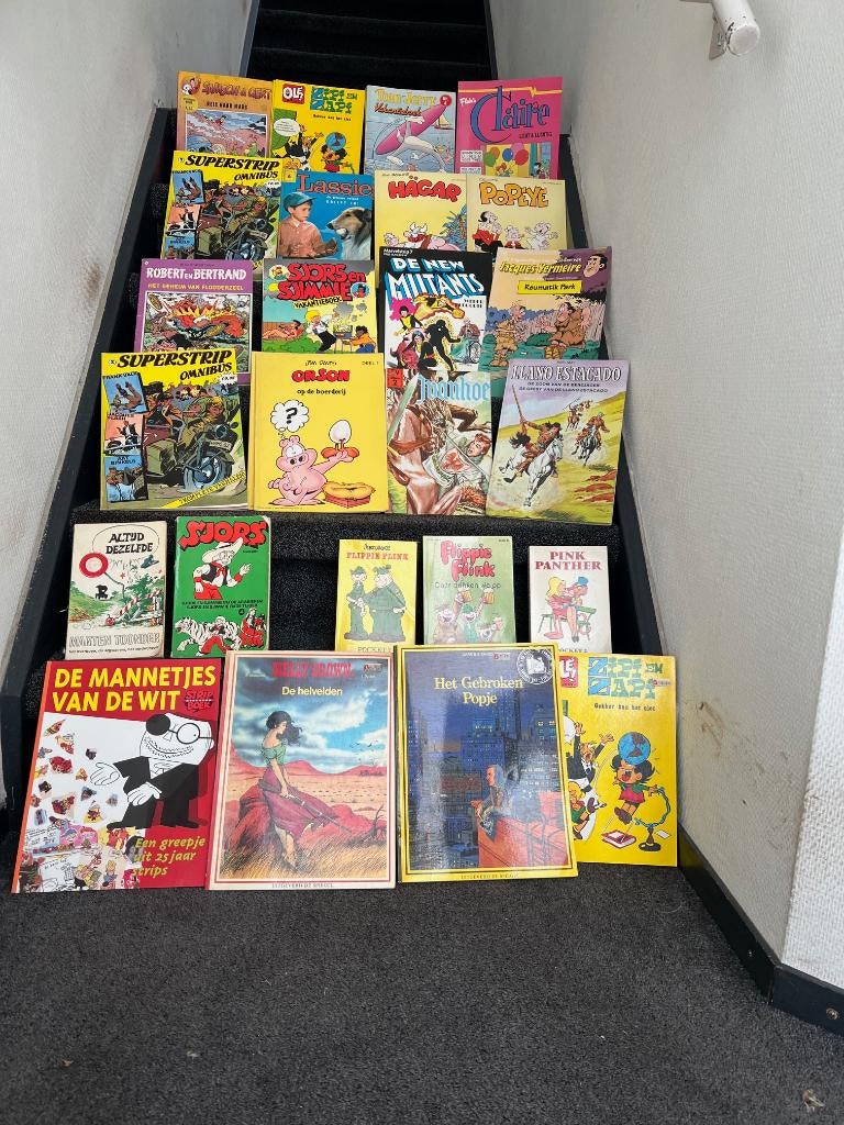 stripboeken en of strip pockets, Boeken, Stripboeken, Meerdere stripboeken, Ophalen of Verzenden, Gelezen