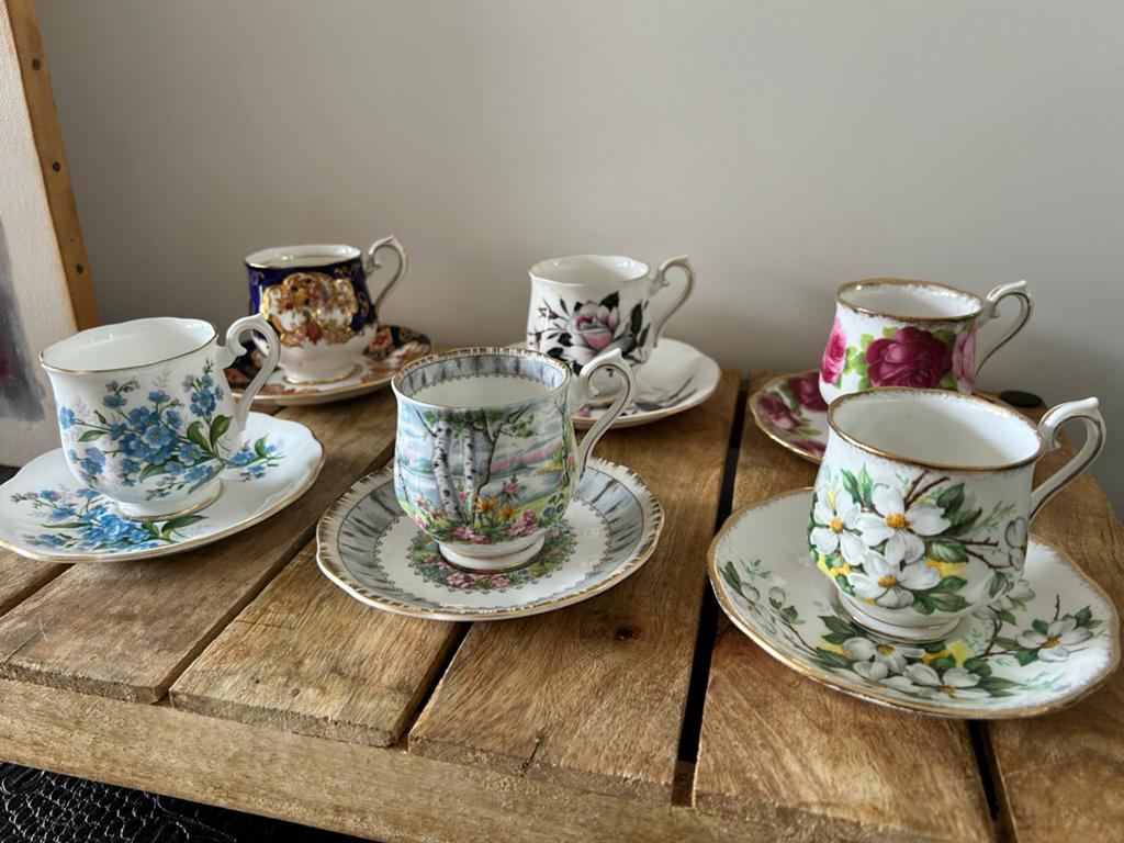 Royal Albert kop en schotels, Ophalen