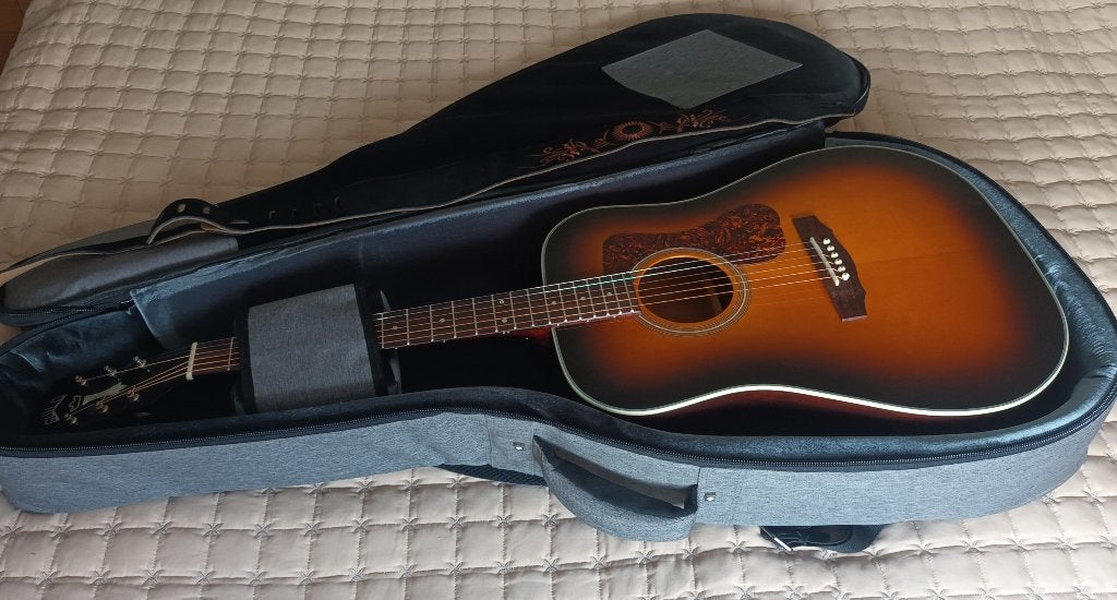 Gitaar Guild nieuwstaat D140 geflamd., Ophalen of Verzenden, Zo goed als nieuw, Western- of Steelstringgitaar, Met koffer