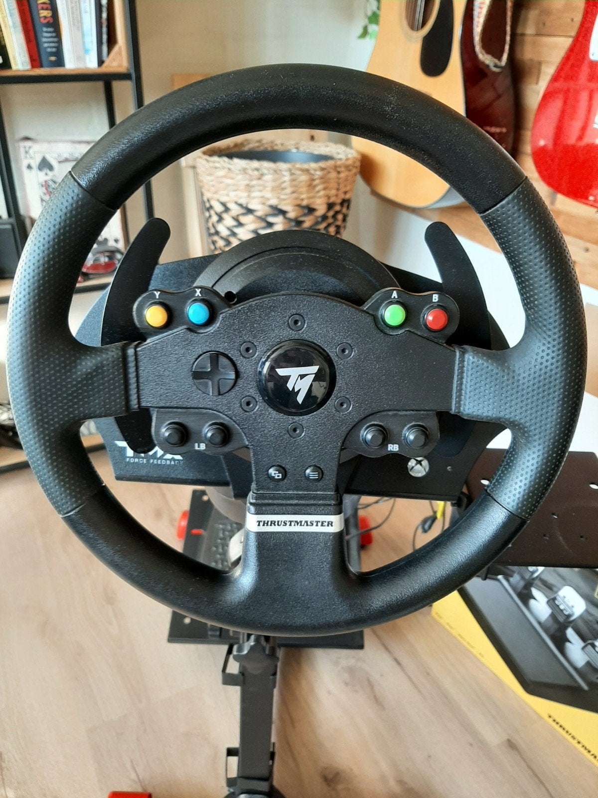 Nette Thrustmaster TMX met T3PA pedalen en standaard, Spelcomputers en Games, Spelcomputers | Xbox | Accessoires, Ophalen, Gebruikt