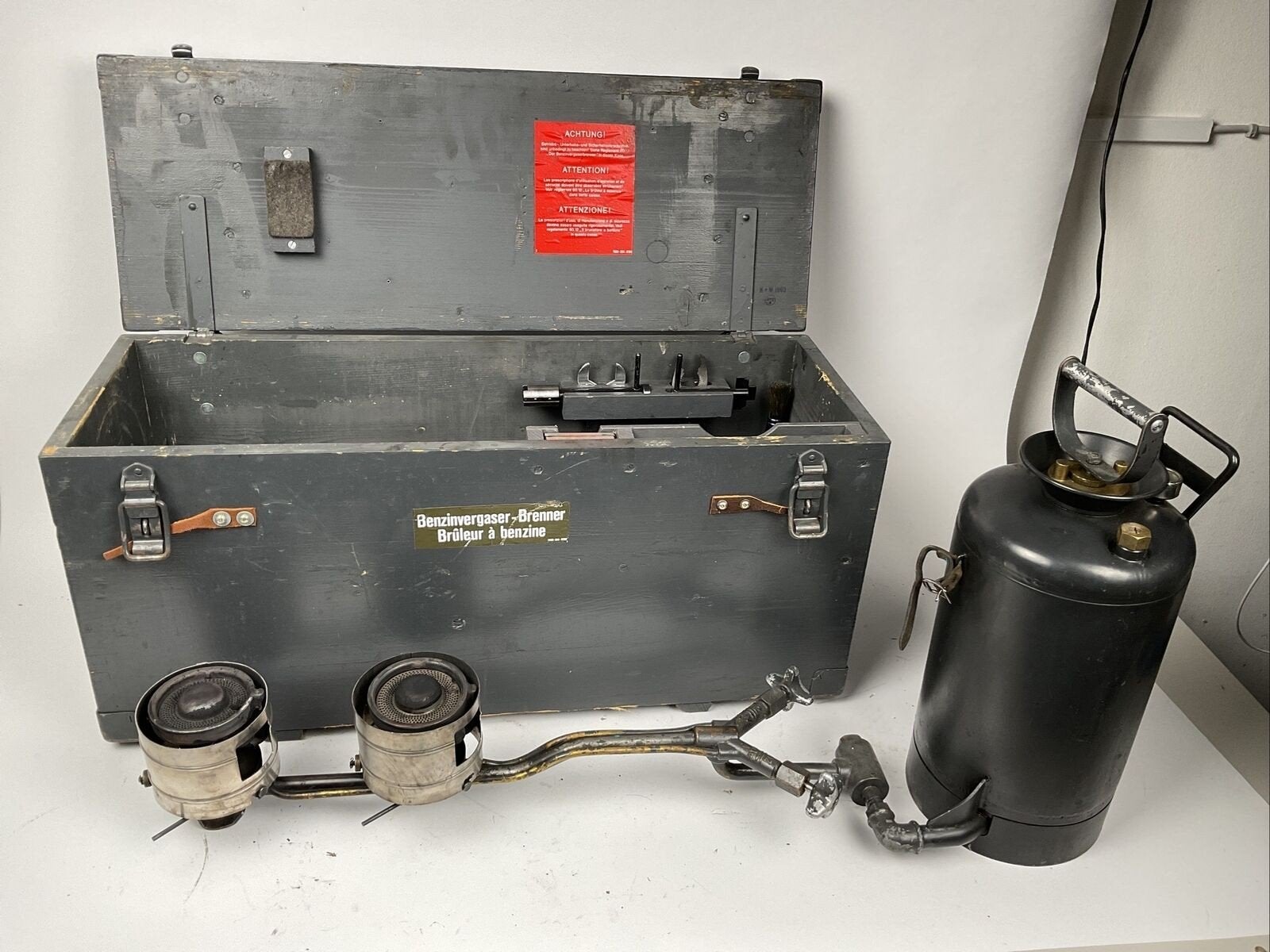 Benzine brander Zwitserse leger, Ophalen of Verzenden, Landmacht, Overige gebieden