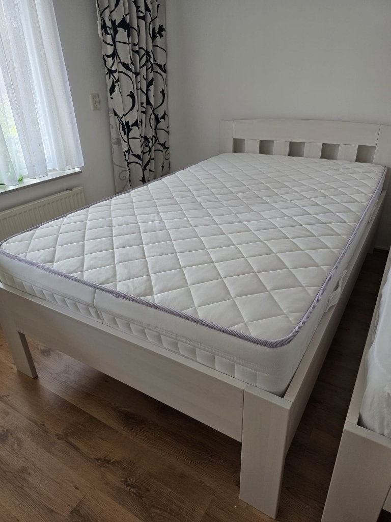 Bed 120 breed, Ophalen, Wit, Zo goed als nieuw, Twijfelaar