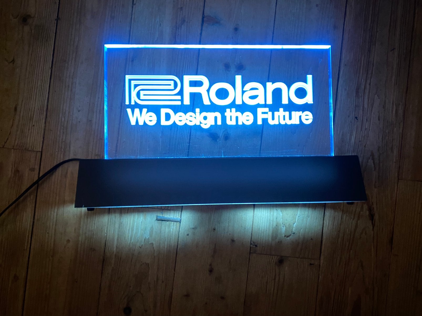 Roland synthesizers reclamelamp, Ophalen, Zo goed als nieuw, Reclamebord