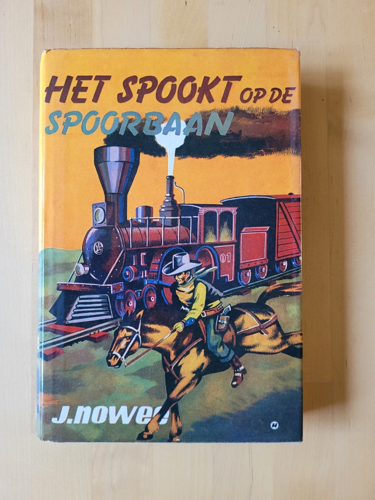 Arendsoog nr 8: Het spookt op de spoorbaan - J. Nowee, Boeken, Avontuur en Actie, Ophalen of Verzenden, Gelezen