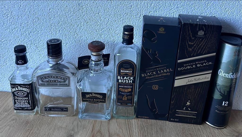 Collectie lege whisky- en whiskeyflessen met verpakking, Ophalen of Verzenden, Gebruikt